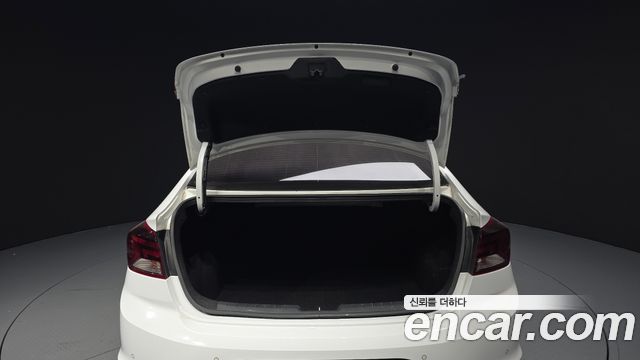 Hyundai AVANTE 2020 — photo 20