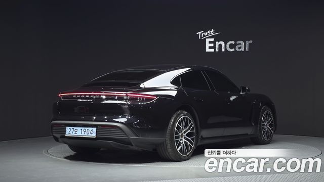 Porsche Taycan 2021 — photo 2