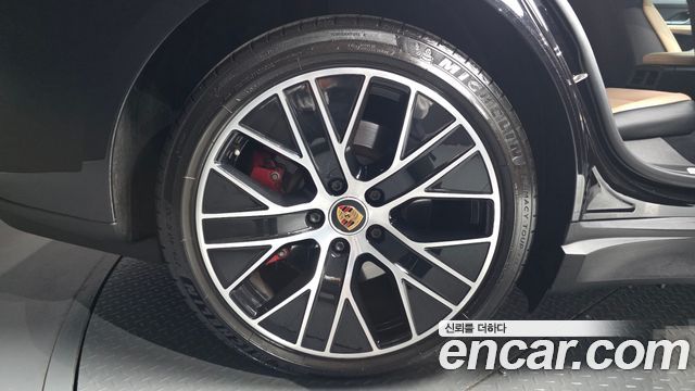 Porsche Taycan 2021 — photo 5