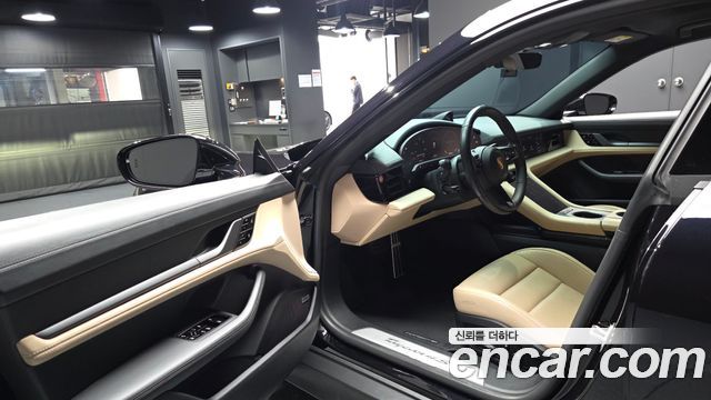 Porsche Taycan 2021 — photo 13
