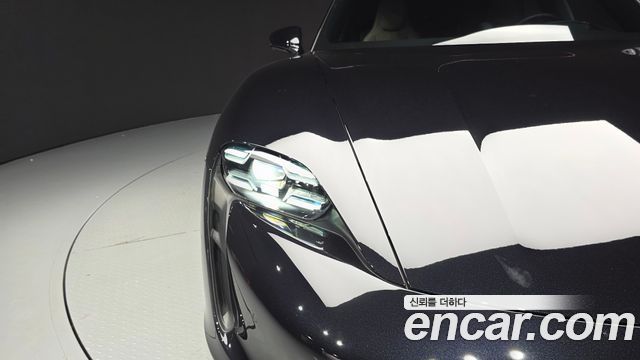 Porsche Taycan 2021 — photo 8