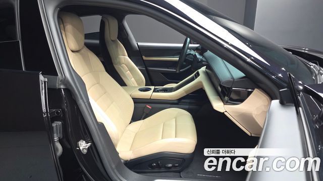 Porsche Taycan 2021 — photo 16