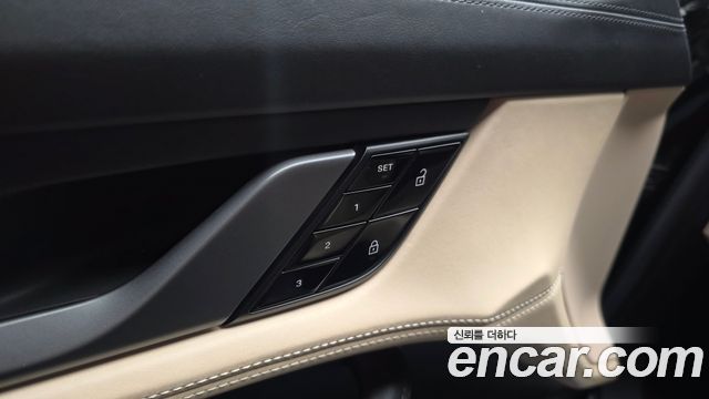 Porsche Taycan 2021 — photo 31