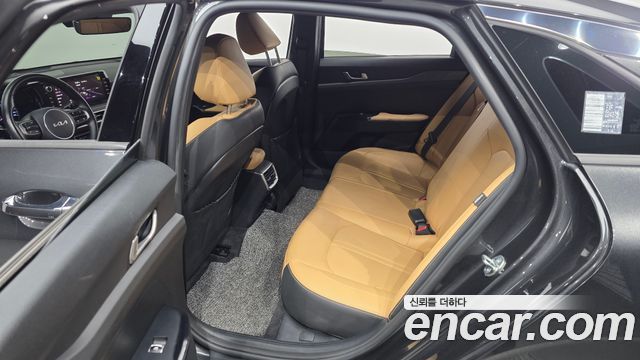 Kia K5 2023 — photo 11