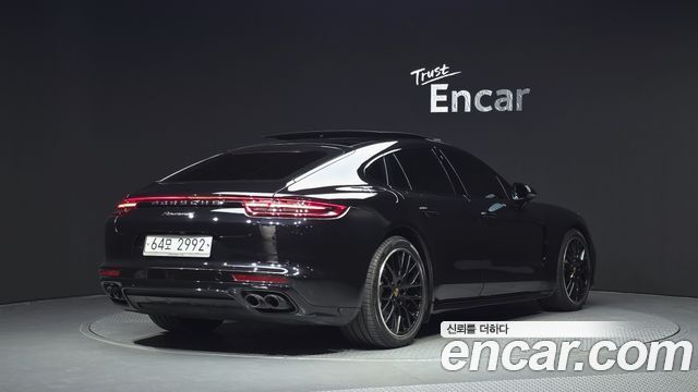 Porsche Panamera 2019 — photo 2