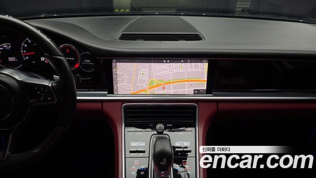 Porsche Panamera 2019 — photo 14