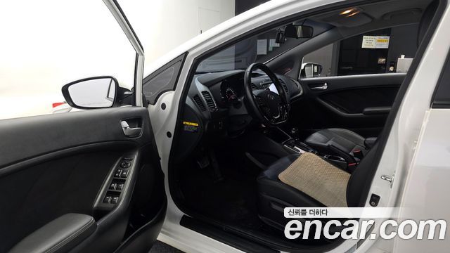 Kia K3 2018 — photo 13