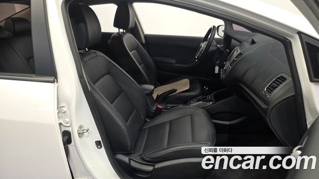 Kia K3 2018 — photo 17