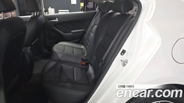 Kia K3 2018 — photo 16