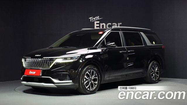 Kia Canival 2023 — photo 1