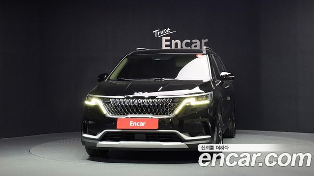 Kia Canival 2023 — photo 3