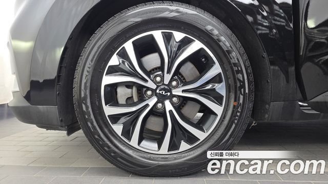 Kia Canival 2023 — photo 5