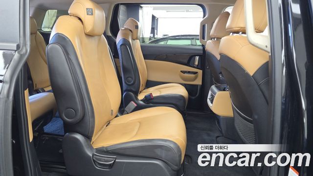 Kia Canival 2023 — photo 18