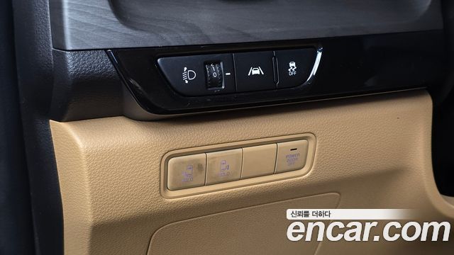 Kia Canival 2023 — photo 23