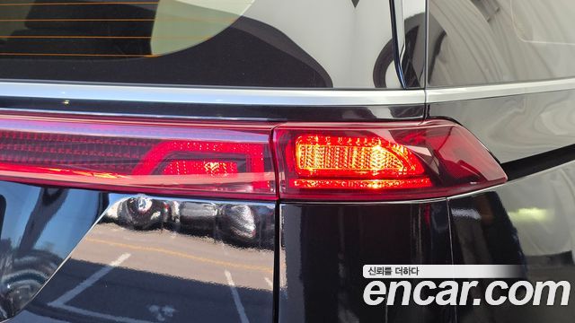 Kia Canival 2023 — photo 9