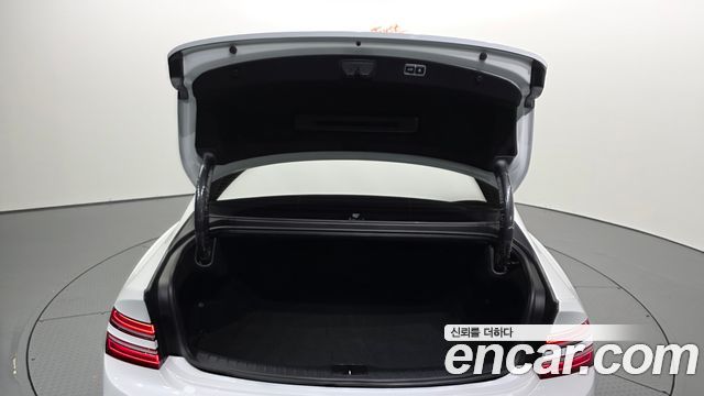 Genesis G80 2023 — photo 32