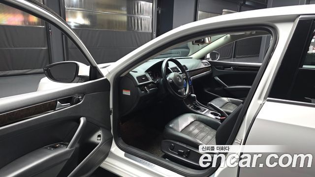 Volkswagen Passat 2015 — photo 13