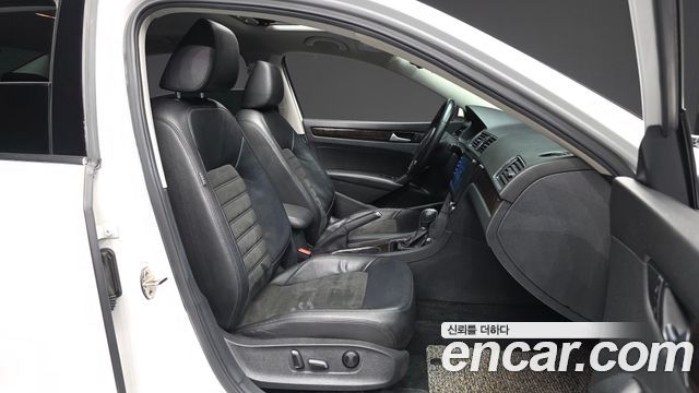 Volkswagen Passat 2015 — photo 17