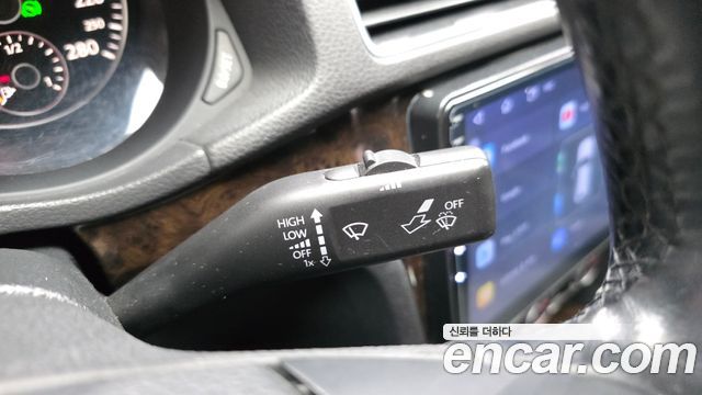 Volkswagen Passat 2015 — photo 30