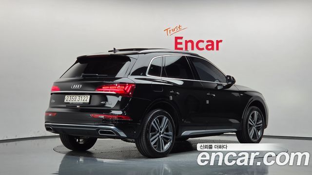 Audi Q5 2023 — photo 2