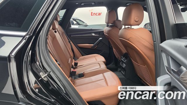 Audi Q5 2023 — photo 17