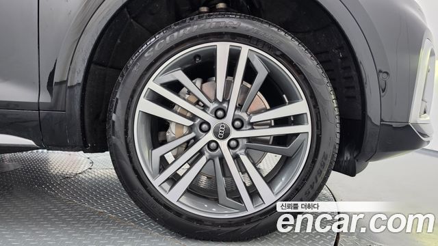 Audi Q5 2023 — photo 7