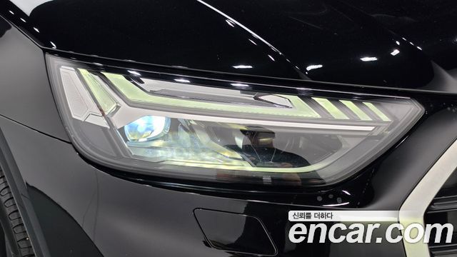 Audi Q5 2023 — photo 8