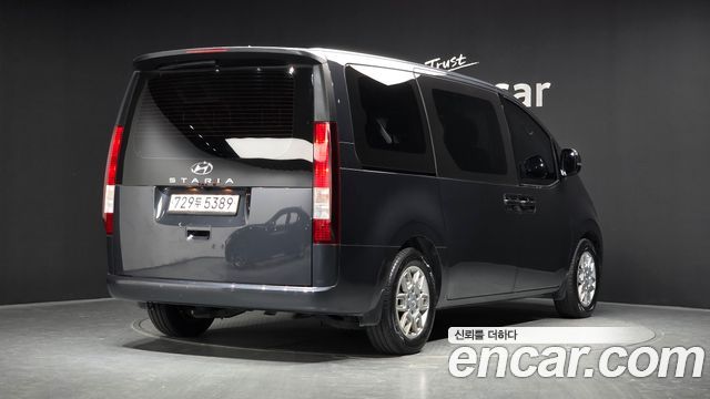 Hyundai Staria 2022 — photo 2