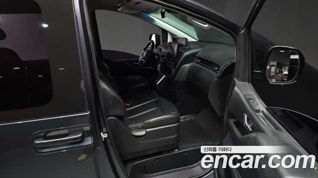 Hyundai Staria 2022 — photo 11