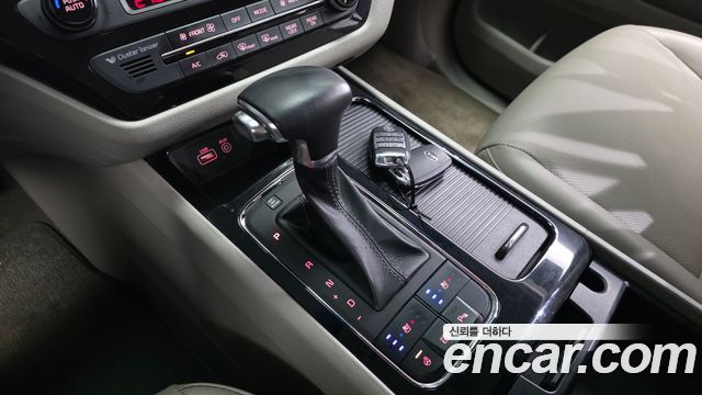 Kia Canival 2018 — photo 12