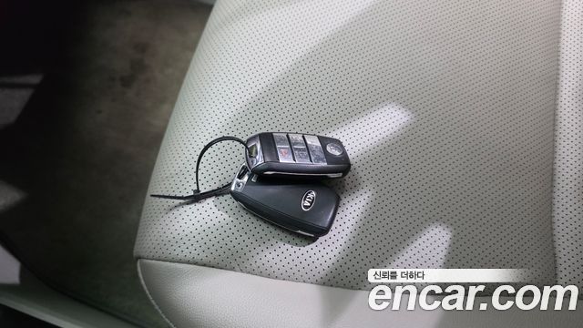 Kia Canival 2018 — photo 23