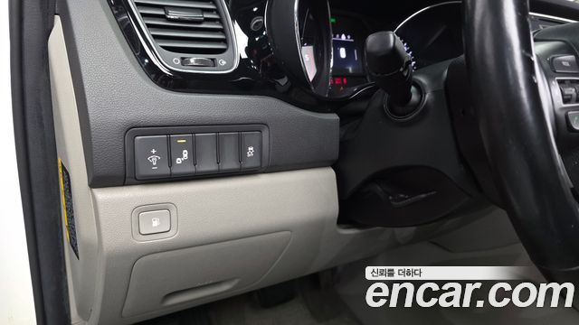 Kia Canival 2018 — photo 29