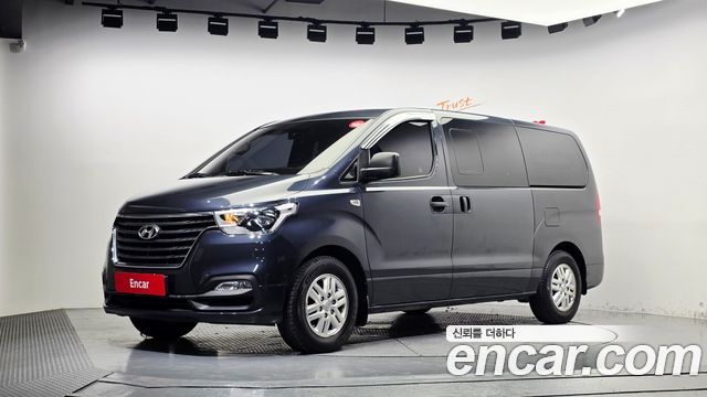 Hyundai Starex 2018 — photo 1