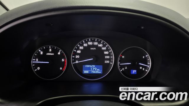 Hyundai Starex 2018 — photo 11