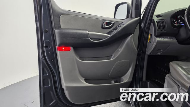 Hyundai Starex 2018 — photo 15
