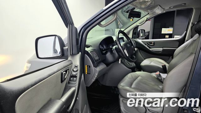 Hyundai Starex 2018 — photo 16