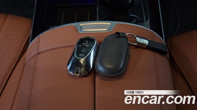 Mercedes-Benz S-Class 2022 — photo 22