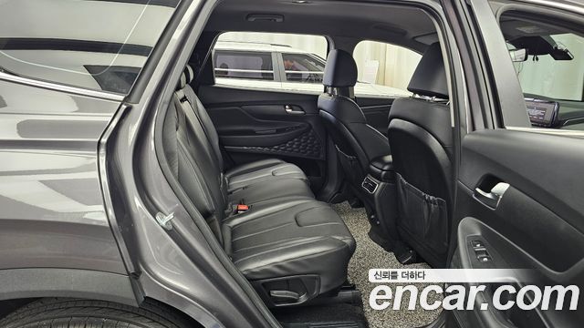 Hyundai Santafe 2022 — photo 17