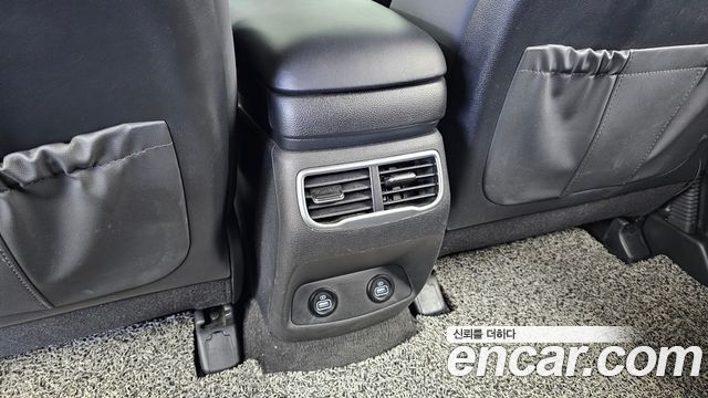 Hyundai Santafe 2022 — photo 31