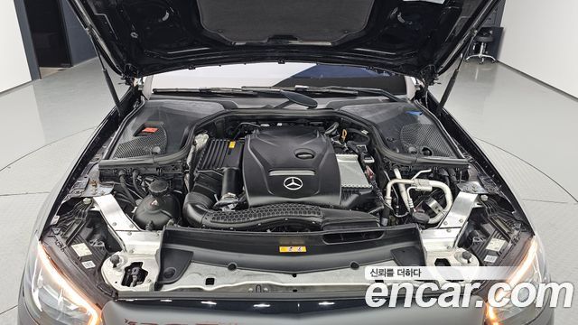 Mercedes-Benz E-Class 2023 — photo 6
