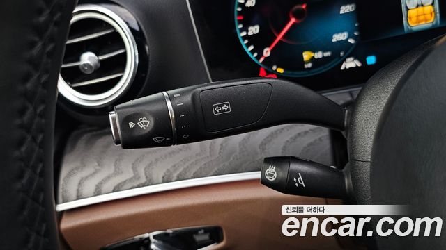 Mercedes-Benz E-Class 2023 — photo 27