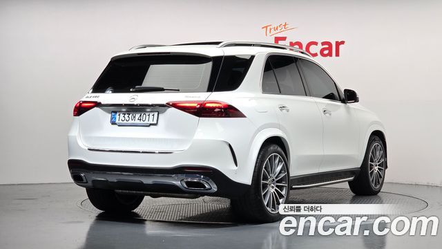 Mercedes-Benz GLE-Class 2025 — photo 2