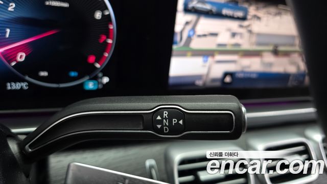 Mercedes-Benz GLE-Class 2025 — photo 9