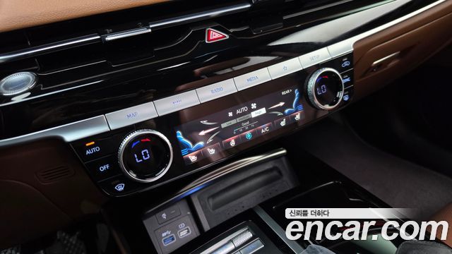 Genesis G80 2021 — photo 28