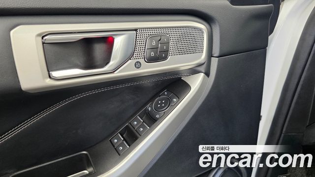 Ford Explorer 2020 — photo 27