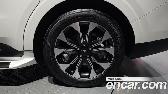 Kia Canival 2023 — photo 7