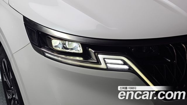 Kia Canival 2023 — photo 8