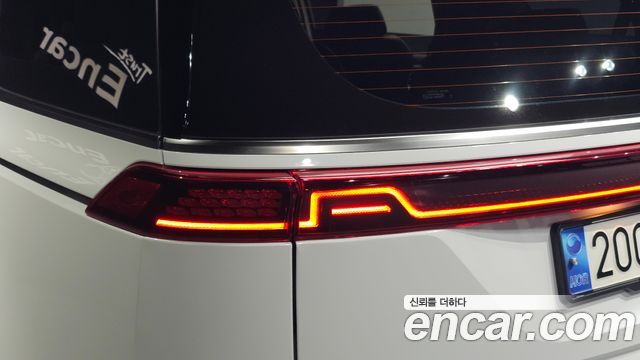 Kia Canival 2023 — photo 9