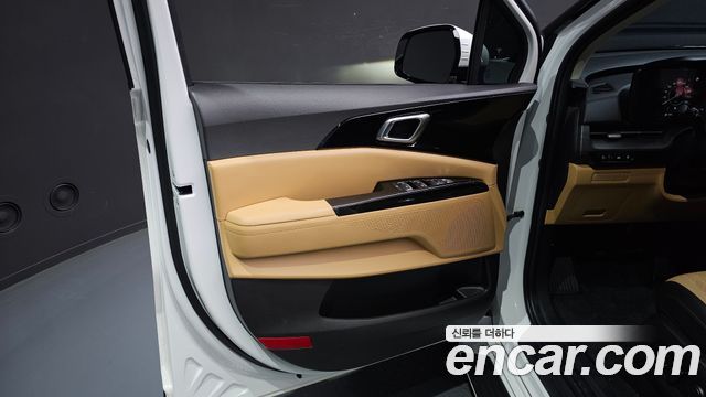 Kia Canival 2023 — photo 14