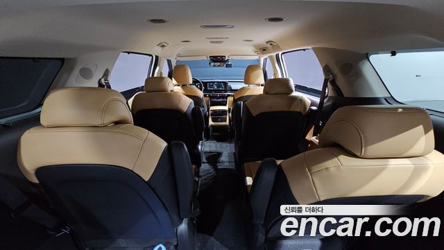 Kia Canival 2023 — photo 30